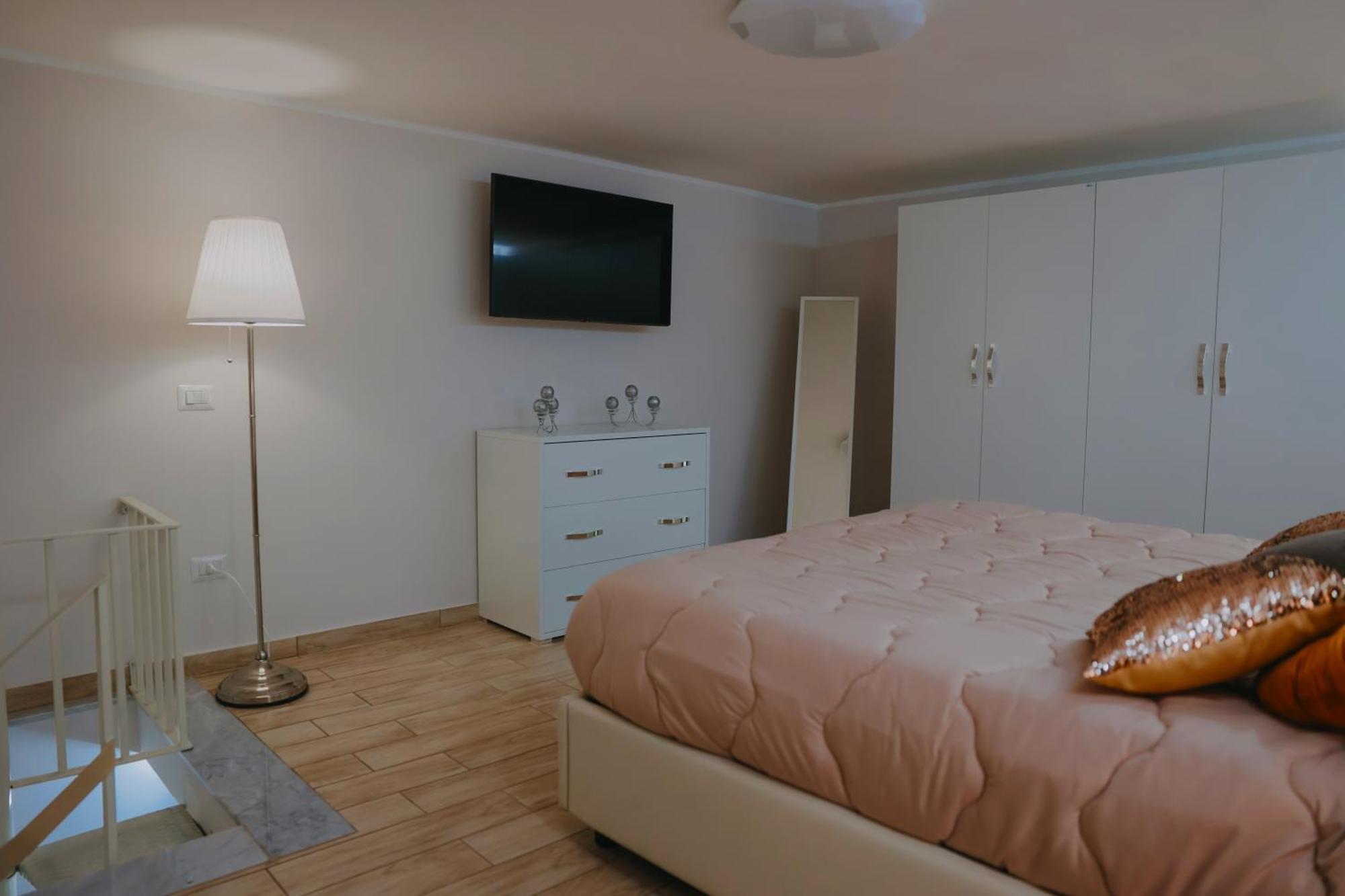 L'Ospite Napoletano Apartment Наполи Екстериор снимка